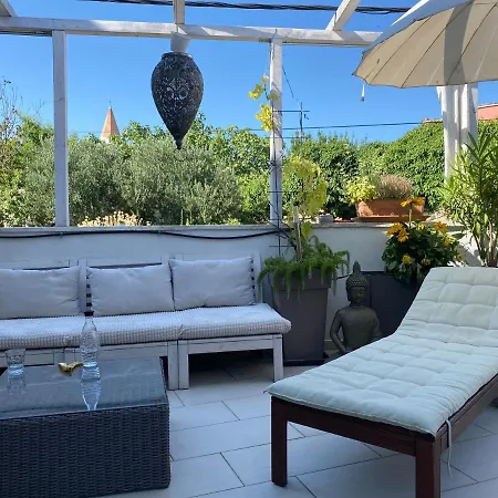 Budget Studio In Krk Old Town & Walk To Beach דירה *